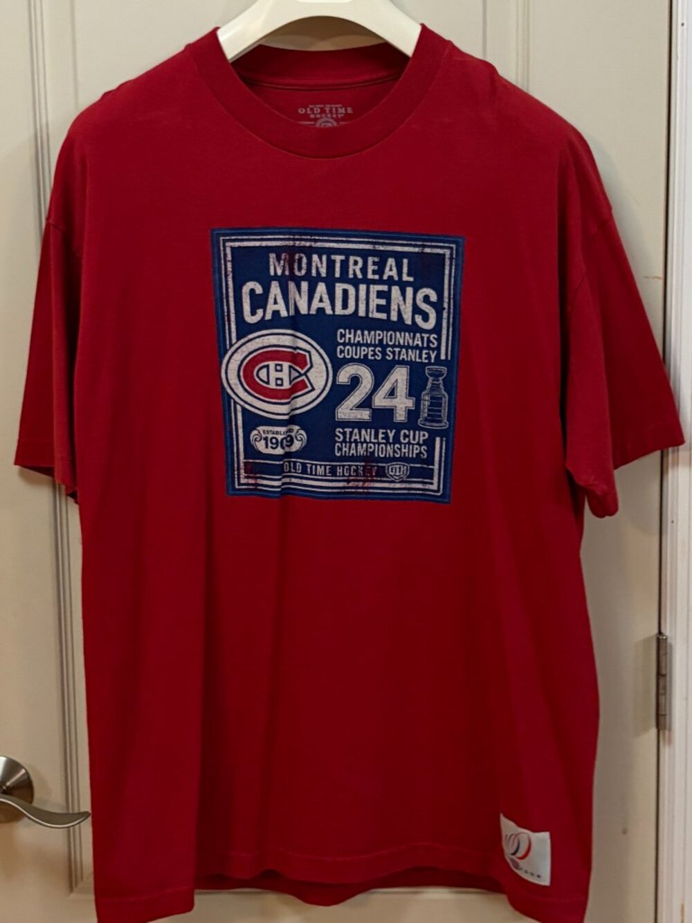 Old Time Hockey Men's Size XL 100% Cotton S/S Montreal Canadians T-Shirt. Red